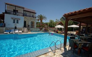 Pool-Bar-Garden